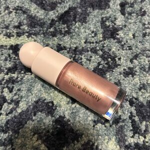 Brand new Rare Beauty liquid womanizer in the shade mesmerize